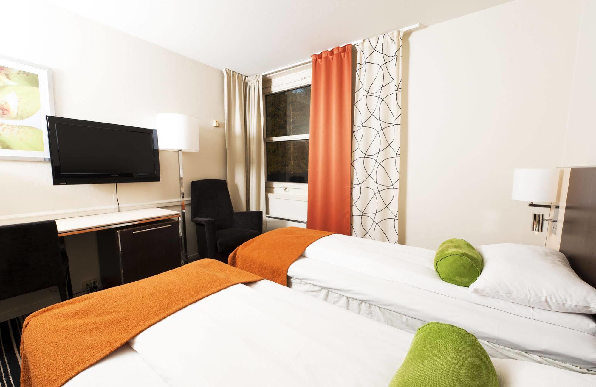 Quality Entry Hotel 4*